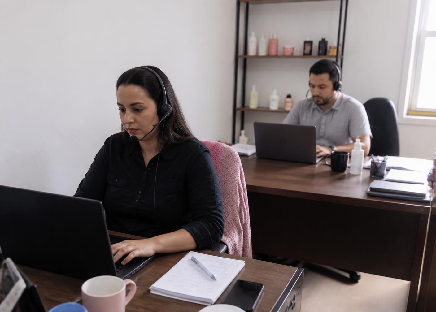 Equipe de atendimento no escritório do Espírito Santo